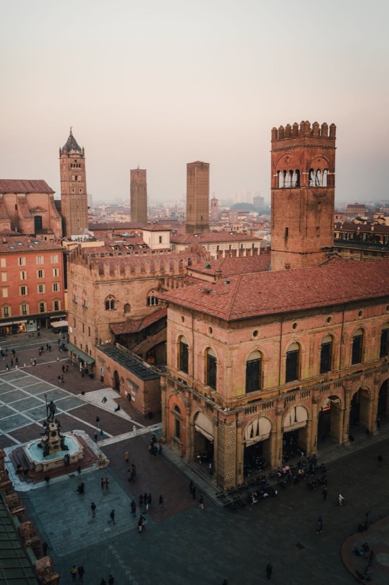 Tetti e torri del centro storico di Bologna